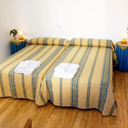 Preciosa Casa Para 6 Pax En Pueblo Costero Apartment *